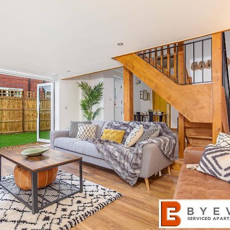 Byevo Oswestry Barn - Quirky Romantic Retreat Or Cosy Contractor Base Exterior foto