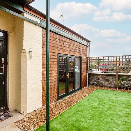 Byevo Oswestry Barn - Quirky Romantic Retreat Or Cosy Contractor Base Exterior foto