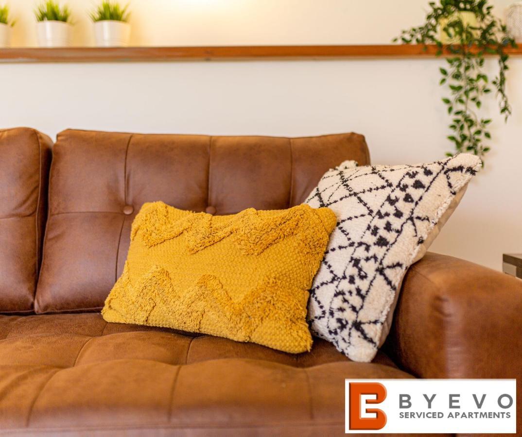 Byevo Oswestry Barn - Quirky Romantic Retreat Or Cosy Contractor Base Exterior foto